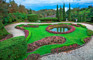 Estetik, fonksiyonellik ve doğayla uyumun birleştiği modern peyzaj çözümleri sunuyoruz. Projelerimizde yeşil alan tasarımından sert zemin uygulamalarına kadar tüm süreçleri yönetiyoruz.